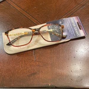 Foster Grant reading glasses with chain detail, crystals & faux leather case.